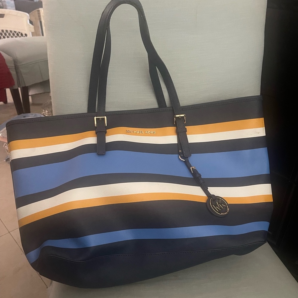 Michael Kors Jet Set Tote